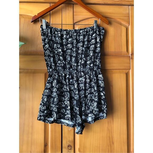 Forever 21 Strapless Elephant Romper Size M - Picture 1 of 8